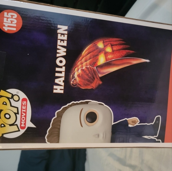 10 inch jumbo Micheal Meyers pop figure - Picture 4 of 4